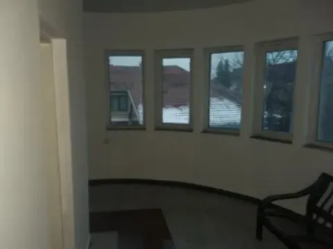 Izdavanje, poslovni prostor, 300m², Surčin, Beograd - image 3