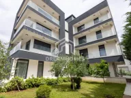 Izdavanje, trosoban stan, 130m², Nova Dalmatinska, Podgorica - image 2