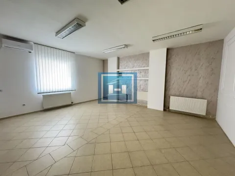 Izdavanje, poslovni prostor, 110m², Ćuprija, Srbija - image 10