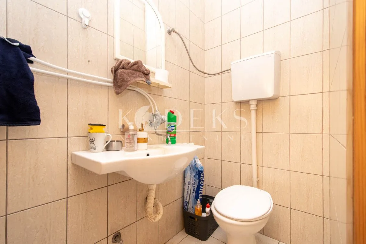 Izdavanje, poslovni prostor, 48m², Stara Varoš, Podgorica