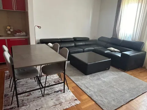 Izdavanje, jednosoban stan, 55m², Tuški Put, Podgorica - image 2