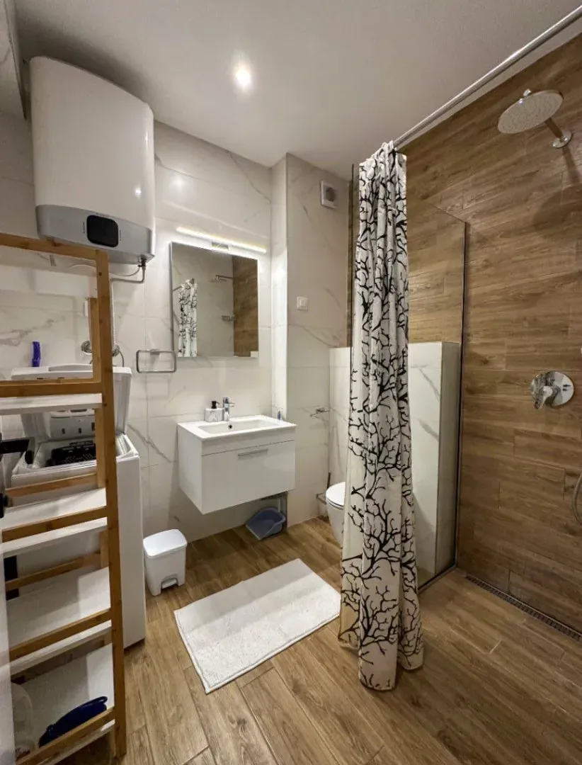 Izdavanje, jednosoban stan, 48m², Vezirov Most, Podgorica