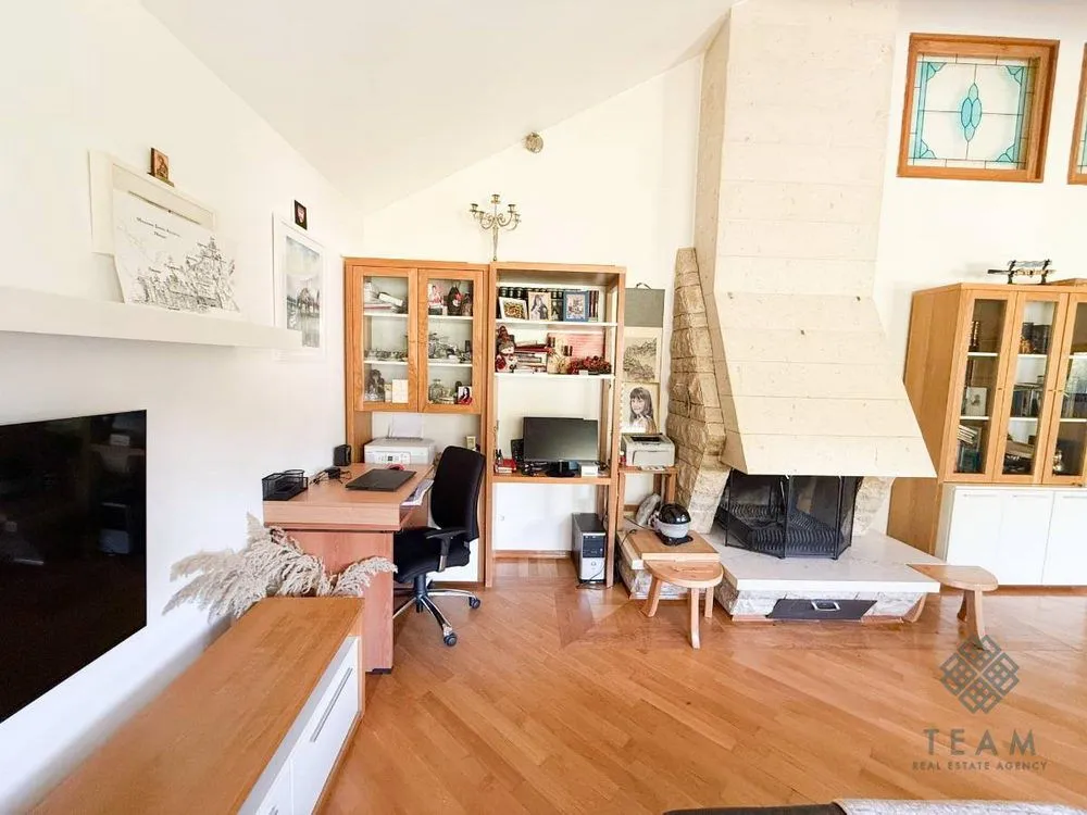 Prodaja, trosoban stan, 136m², Centar, Podgorica