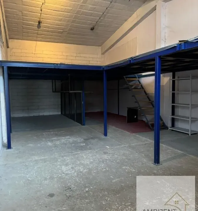 Izdavanje, poslovni prostor, 220m², Bezanijska Kosa 1, Bežanijska Kosa Sve Podlokacije