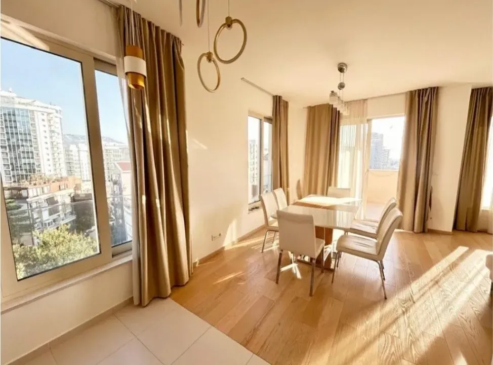 Prodaja, dvosoban stan, 71m², Centar, Budva