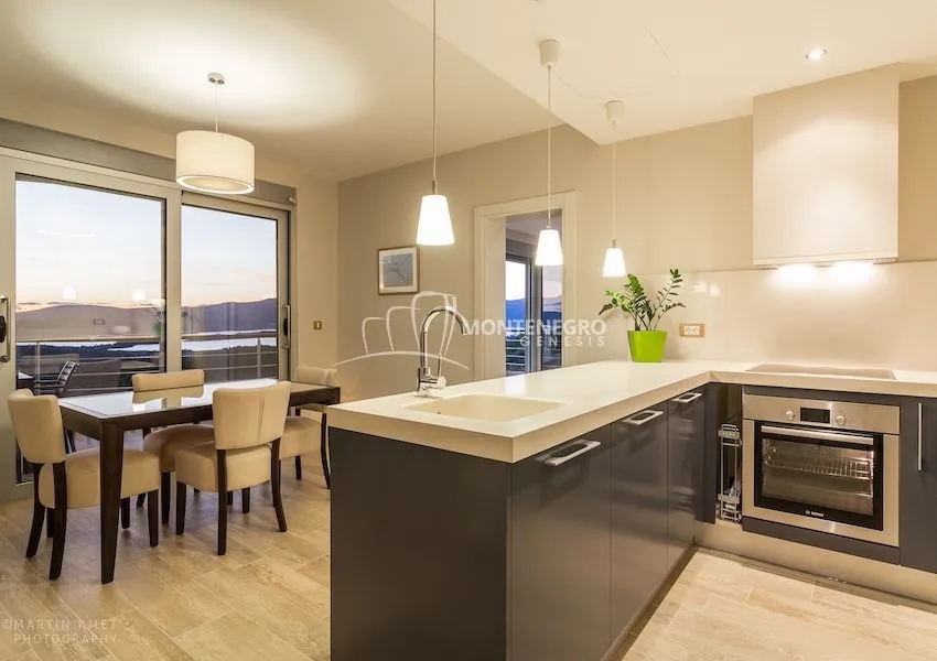 Prodaja, dvosoban stan, 119m², Kavač, Kotor