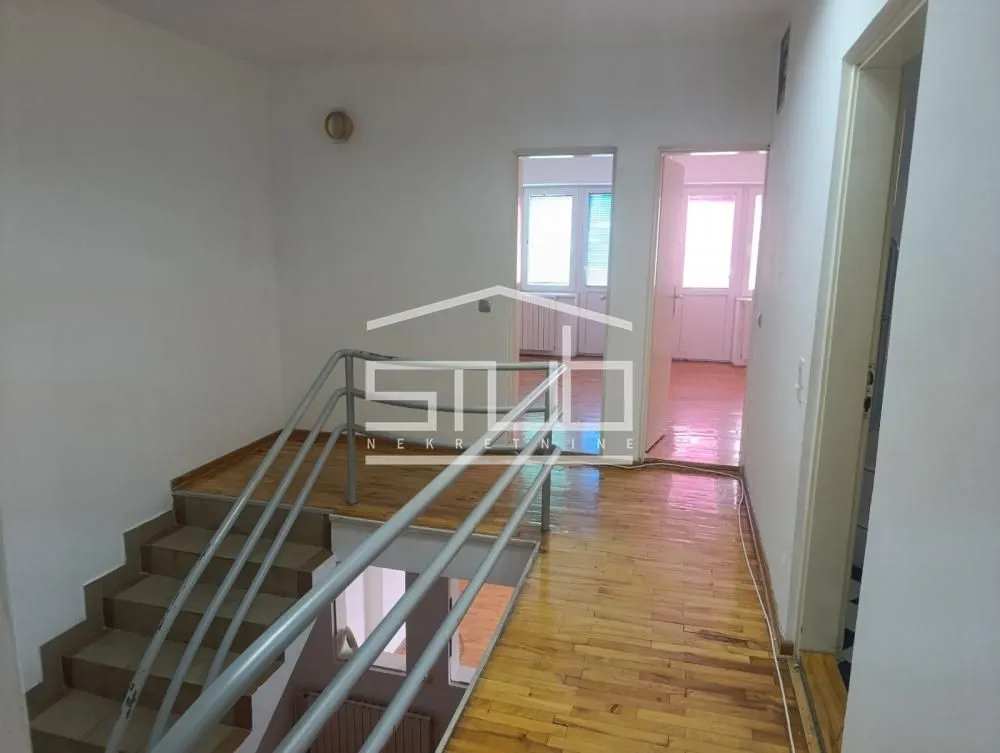 Izdavanje, kuća, 200m², Filmski Grad, Beograd