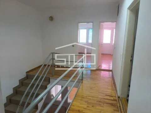 Izdavanje, kuća, 200m², Filmski Grad, Beograd - image 15