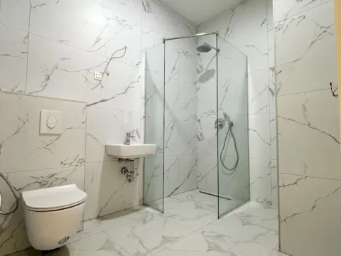 Izdavanje, dvosoban stan, 116m², Stari Aerodrom, Podgorica - image 10