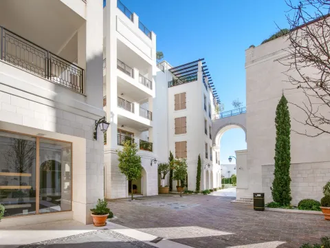 Rent, two bedroom apartment, 116m², Porto Montenegro, Tivat - image 17