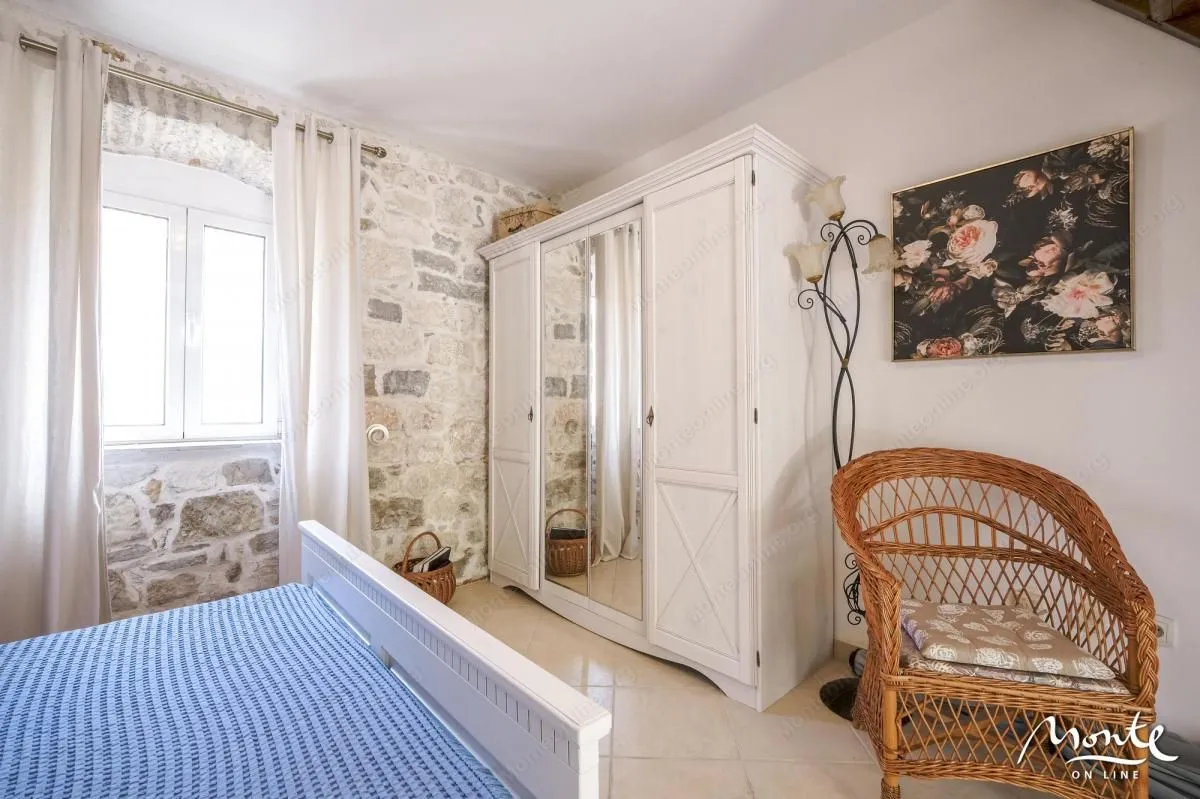 Sale, three bedroom apartment, 80m², Prčanj, Kotor