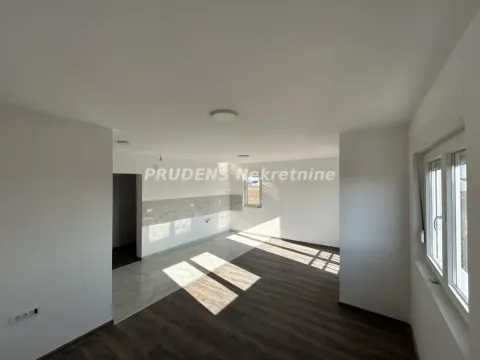 Prodaja, trosoban stan, 63m², Surčin, Beograd - image 3