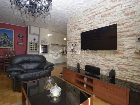 Rent, two bedroom apartment, 55m², Podgorica, Crna Gora - image 1