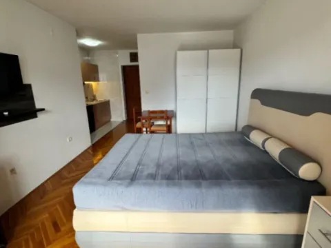 Stan-na-dan, garsonjera, 35m², Bar, Crna Gora - image 1