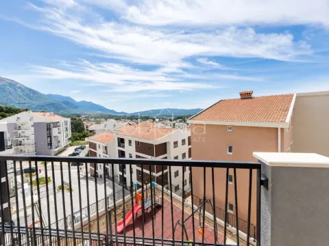 Prodaja, stan, 44m², Tivat, Crna Gora - image 2