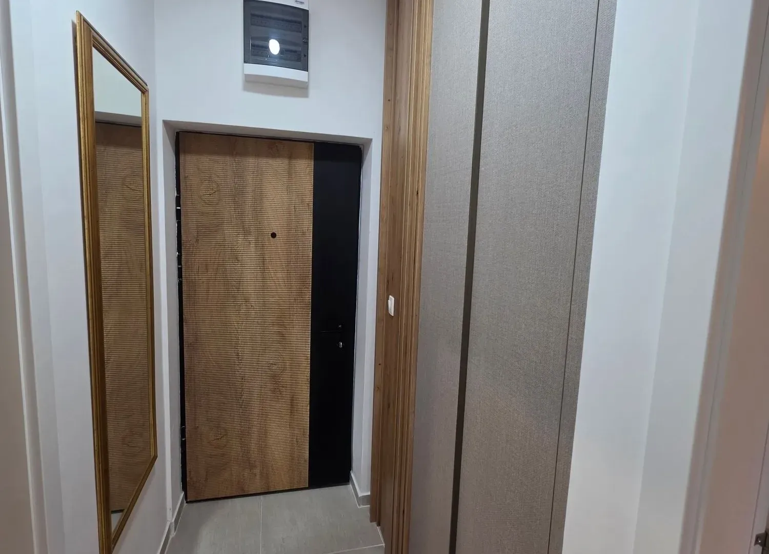 Izdavanje, jednosoban stan, 45m², Pobrežje, Podgorica