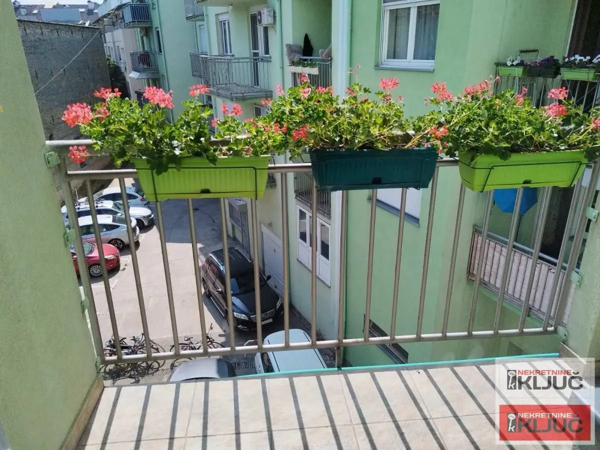 Prodaja, četvorosoban stan, 115m², Grbavica, Novi Sad Sve Podlokacije