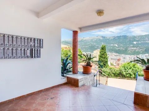 Sale, two bedroom apartment, 82m², Budva, Crna Gora - image 13