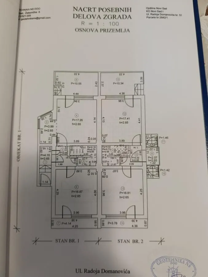Osnova prizemlja sa detaljnim rasporedom prostorija.