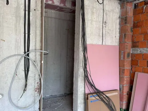 Izdavanje, poslovni prostor, 100m², City Kvart, Podgorica - image 4