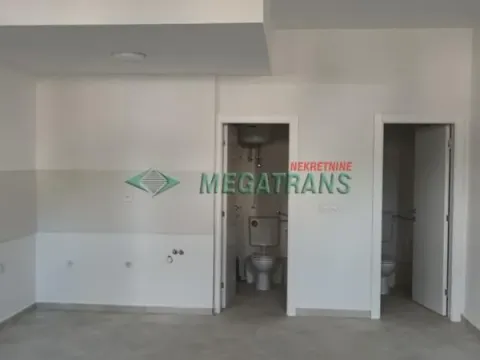 Izdavanje, poslovni prostor, 70m², Centar, Novi Sad - image 4