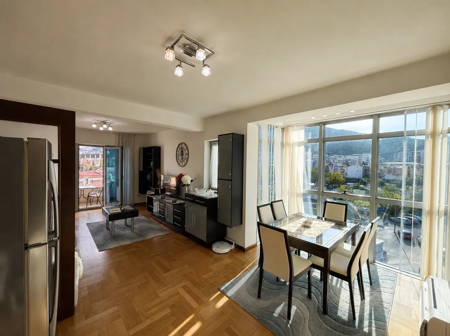 Izdavanje, dvosoban stan, 85m², Centar, Budva
