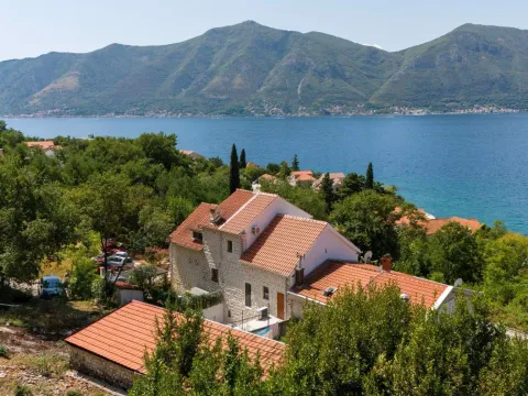 Izdavanje, kuća, 150m2, Ljuta, Kotor Izdavanje, kuća, 150m2, Ljuta, Kotor