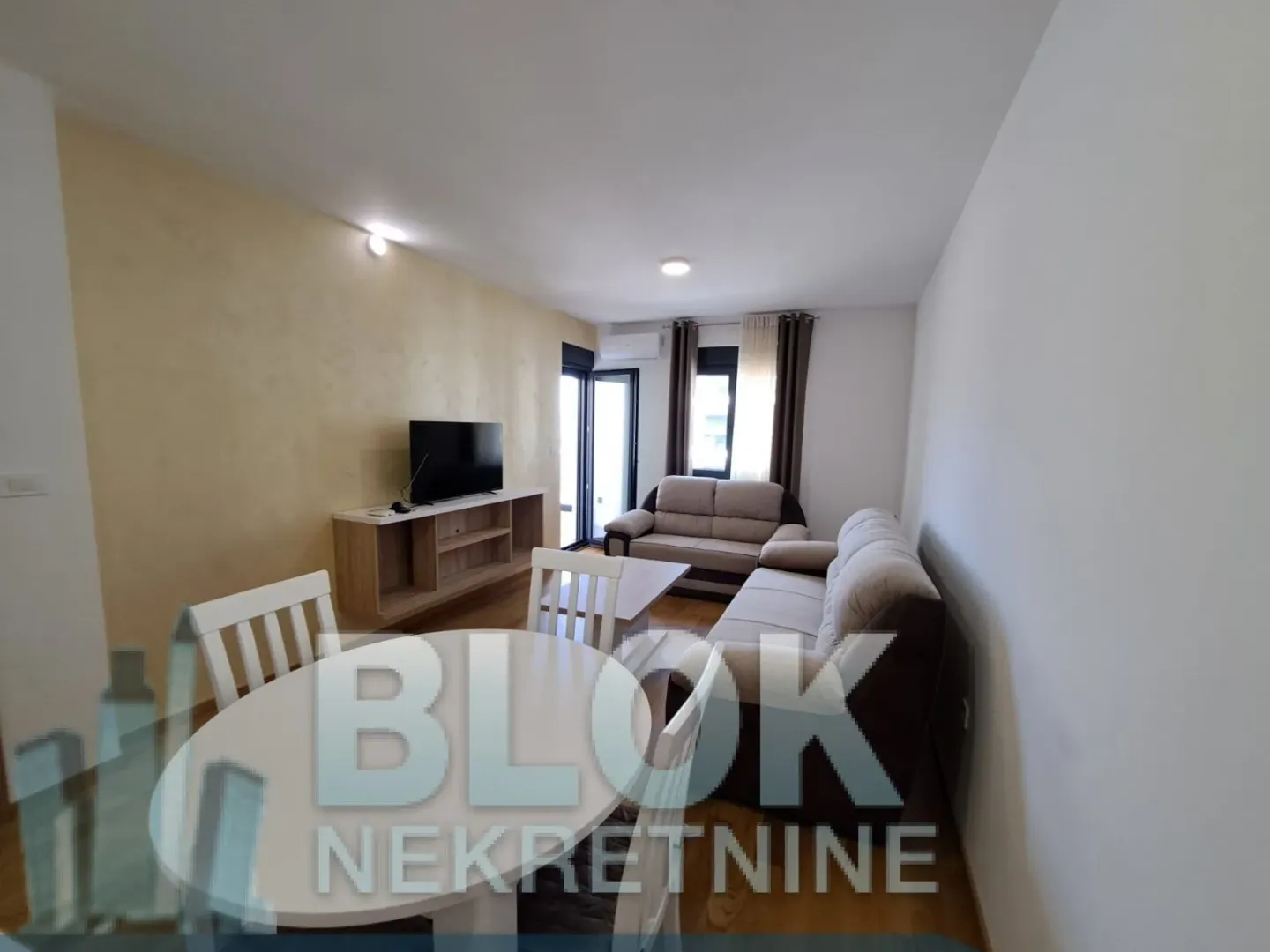 Izdavanje, jednosoban stan, 50m², New City, Podgorica