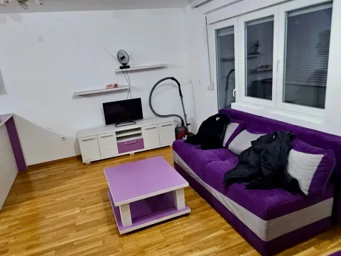 Rent, studio apartment, 40m², Stari Aerodrom, Podgorica - image 1