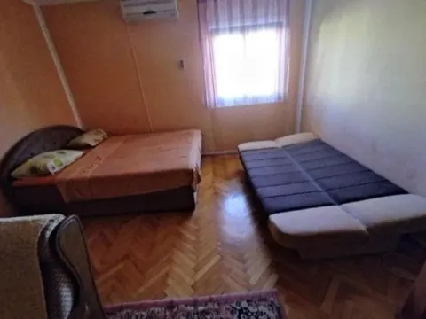 Izdavanje, garsonjera, 34m², Đenovići, Herceg Novi - image 4