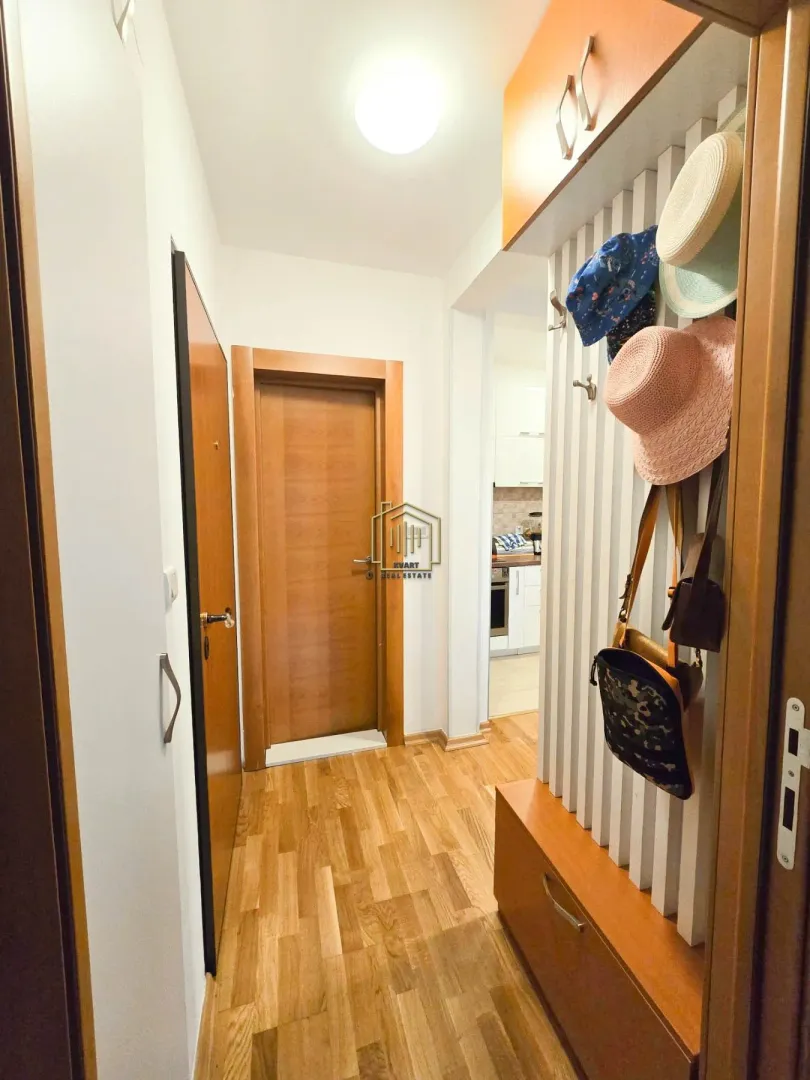 Prodaja, dvosoban stan, 64m², Momišići, Podgorica