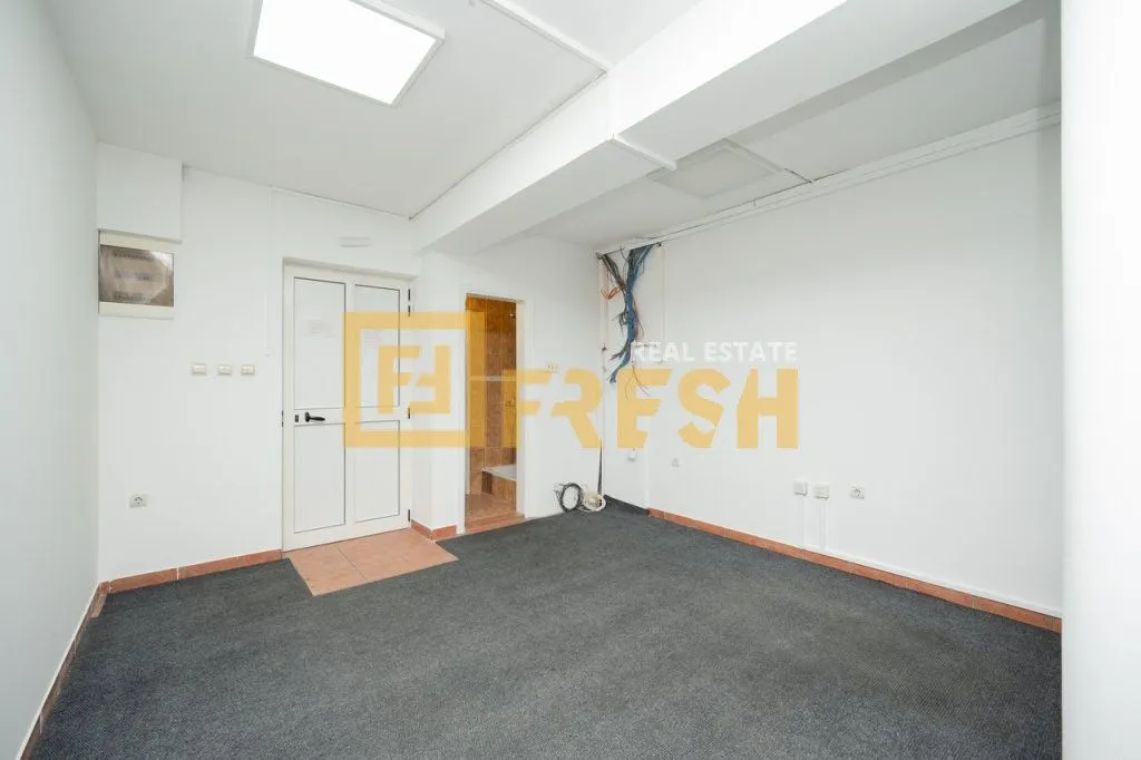 Rent, office space, 1000m², Centar, Podgorica