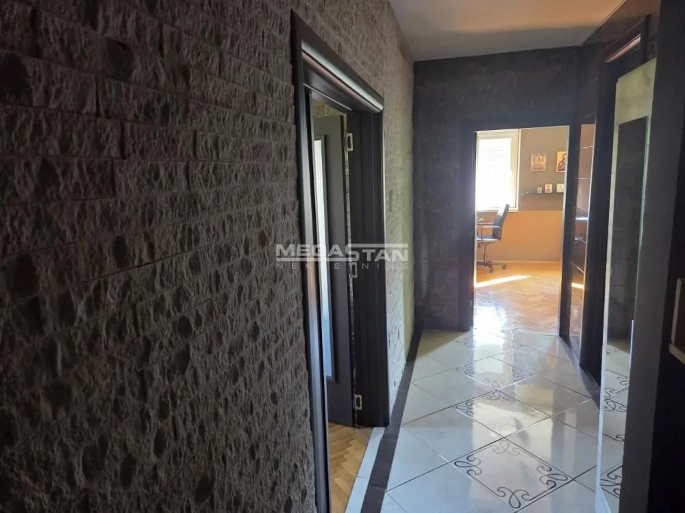 Prodaja, trosoban stan, 80m², Savski Venac, Beograd