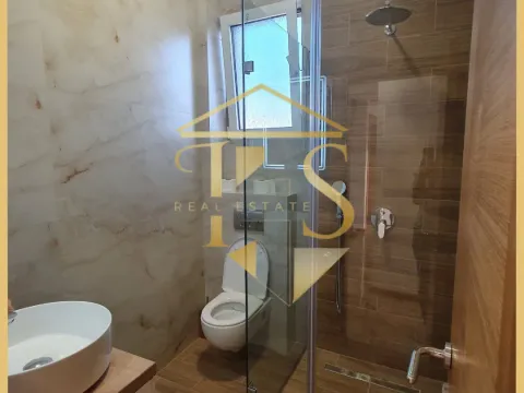 Izdavanje, trosoban stan, 150m², Kalimanj, Tivat - image 7