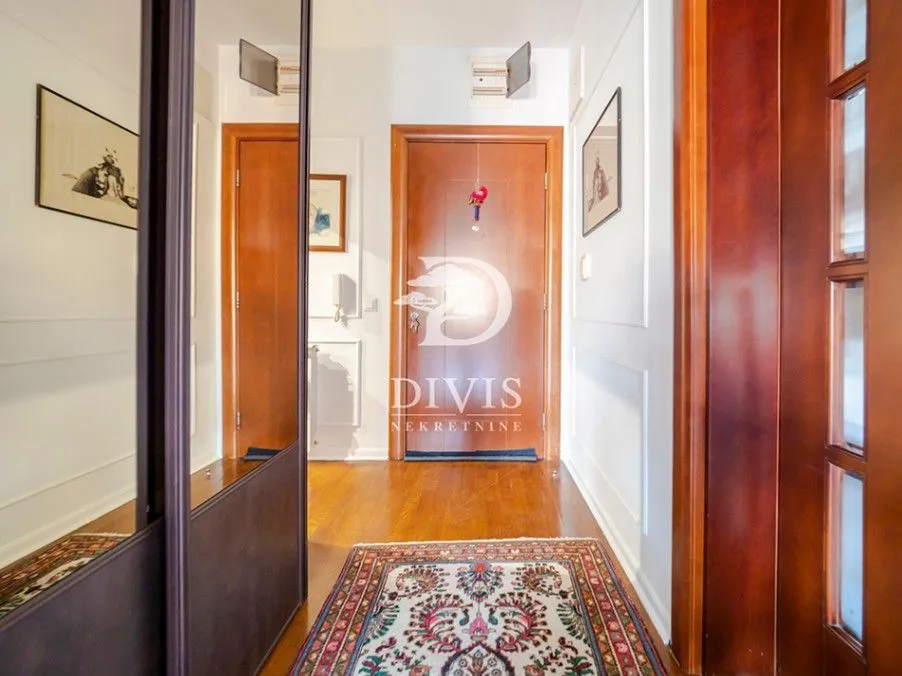 Sale, four bedroom apartment, 124m², Savski Venac, Beograd