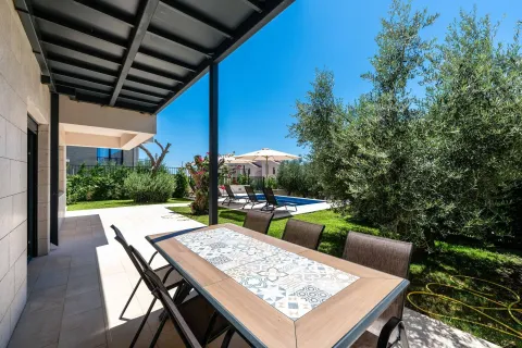 Rent, house, 200m², Reževići, Budva - image 25