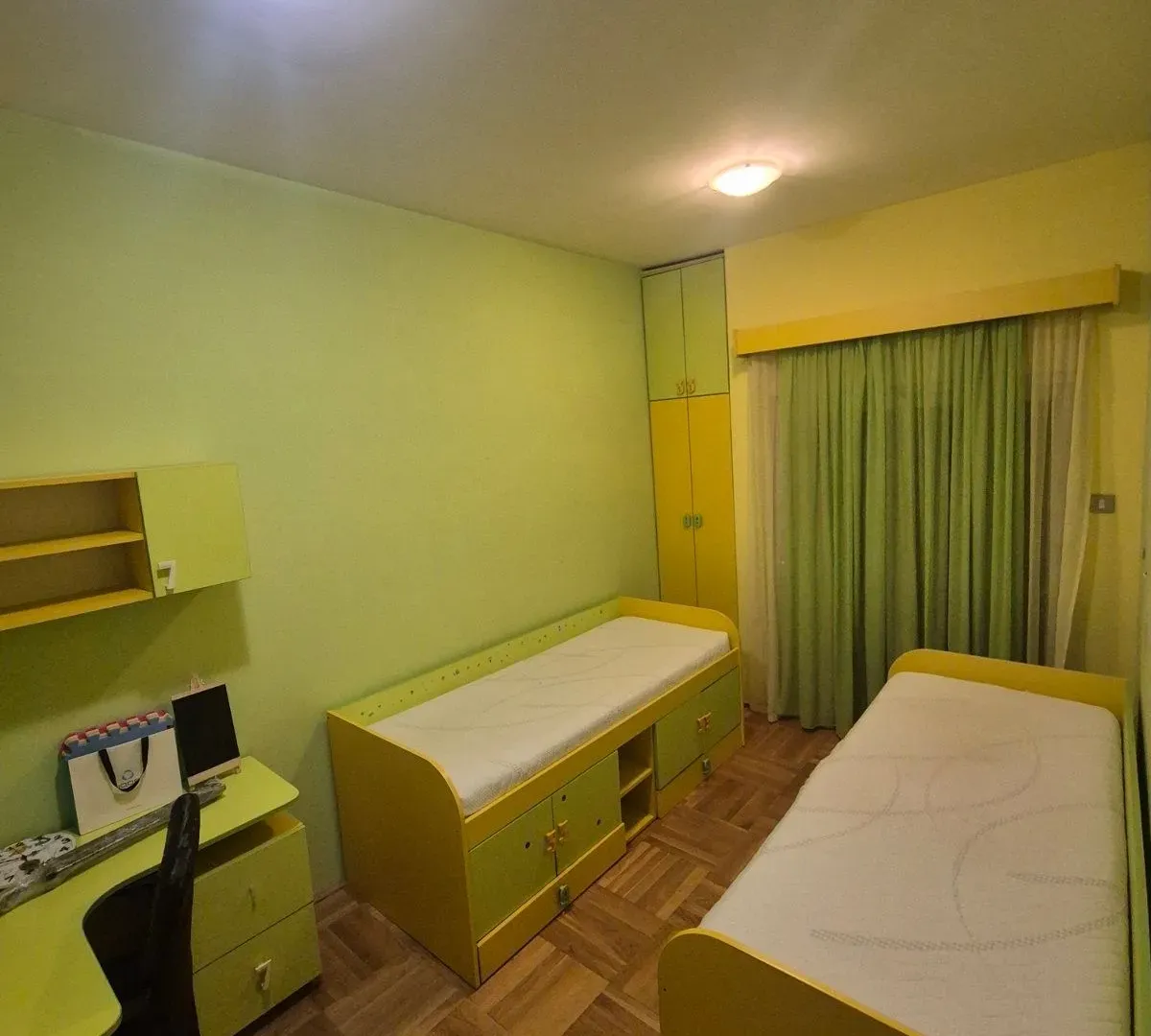 Izdavanje, dvosoban stan, 84m², Krivi Most, Podgorica