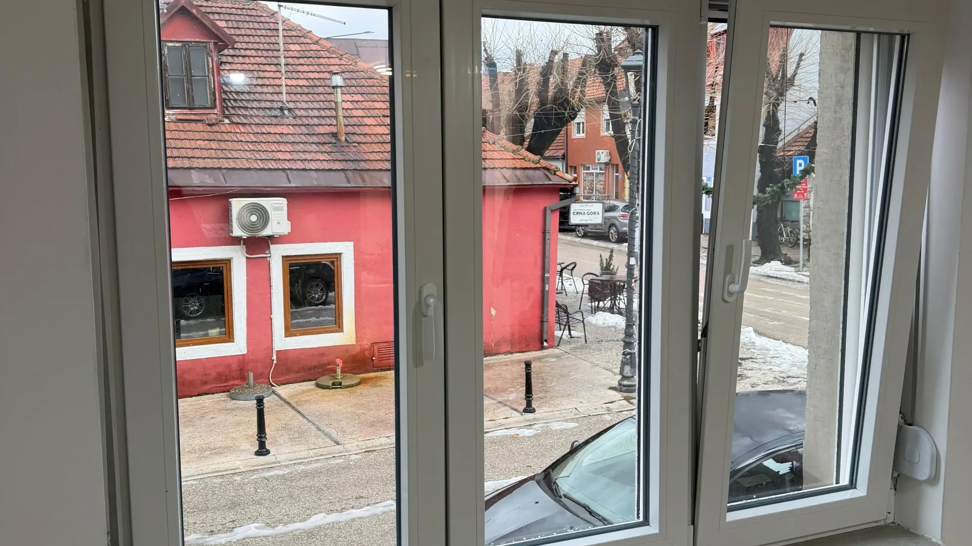 Izdavanje, dvosoban stan, 45m², Centar, Cetinje