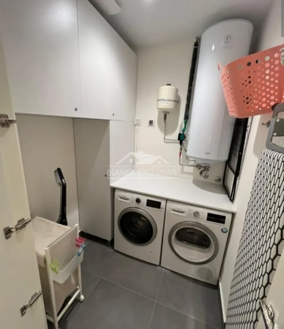 Prodaja, četvorosoban stan, 109m², Savski Venac, Beograd