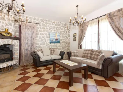 Sale, house, 235m², Kostanjica, Kotor - image 9