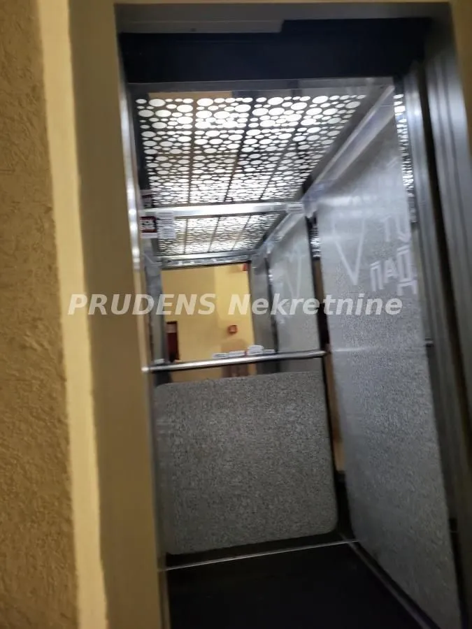 Izdavanje, dvosoban stan, 49m², Zvezdara Sve Podlokacije, Beograd