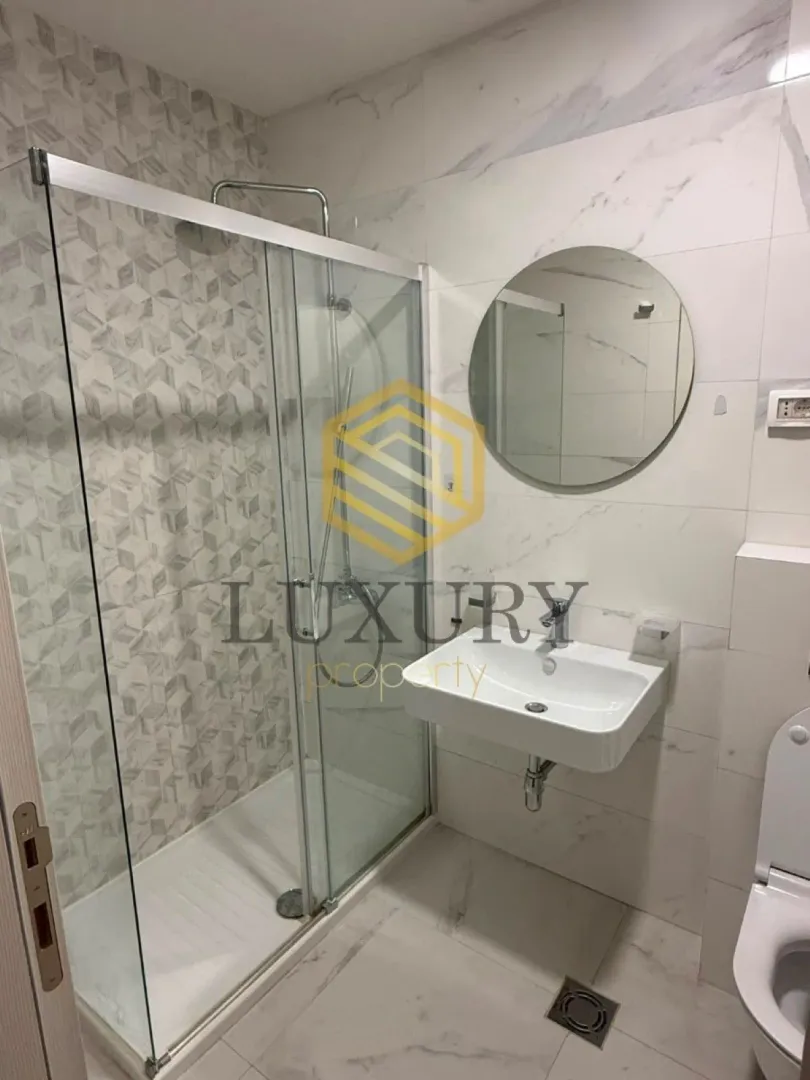 Izdavanje, jednosoban stan, 49m², Central Point, Podgorica