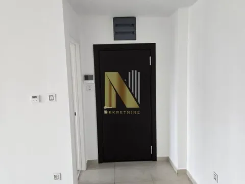 Rent, office space, 104m², Novi Sad, Srbija - image 11