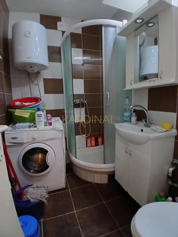 Prodaja, dvosoban stan, 68m², Pivara, Jagodina