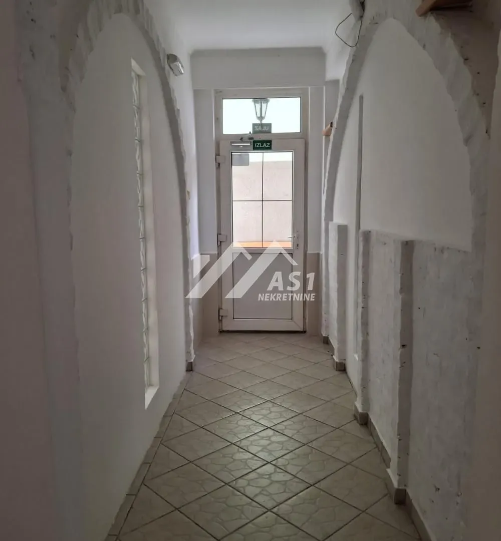 Rent, office space, 160m², Grbavica, Novi Sad Sve Podlokacije