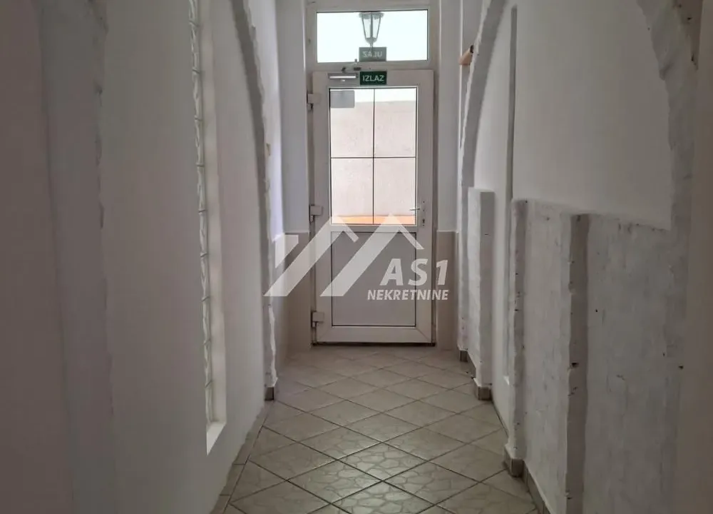 Rent, office space, 160m², Grbavica, Novi Sad Sve Podlokacije