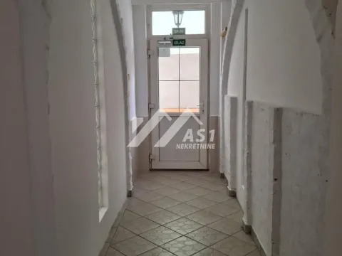 Rent, office space, 160m², Grbavica, Novi Sad Sve Podlokacije - image 1