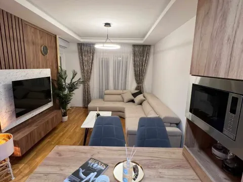 Rent, one bedroom apartment, 43m², Stari Aerodrom, Podgorica - image 2