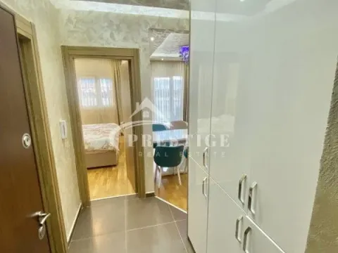 Izdavanje, trosoban stan, 100m², Stari Aerodrom, Podgorica - image 9