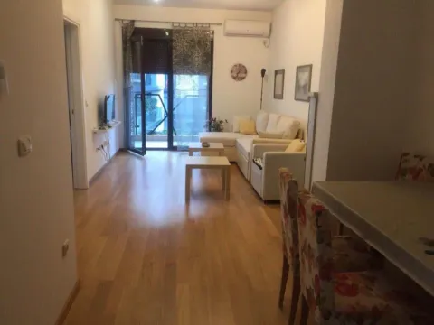 Izdavanje, dvosoban stan, 55m², Centar, Budva - image 2